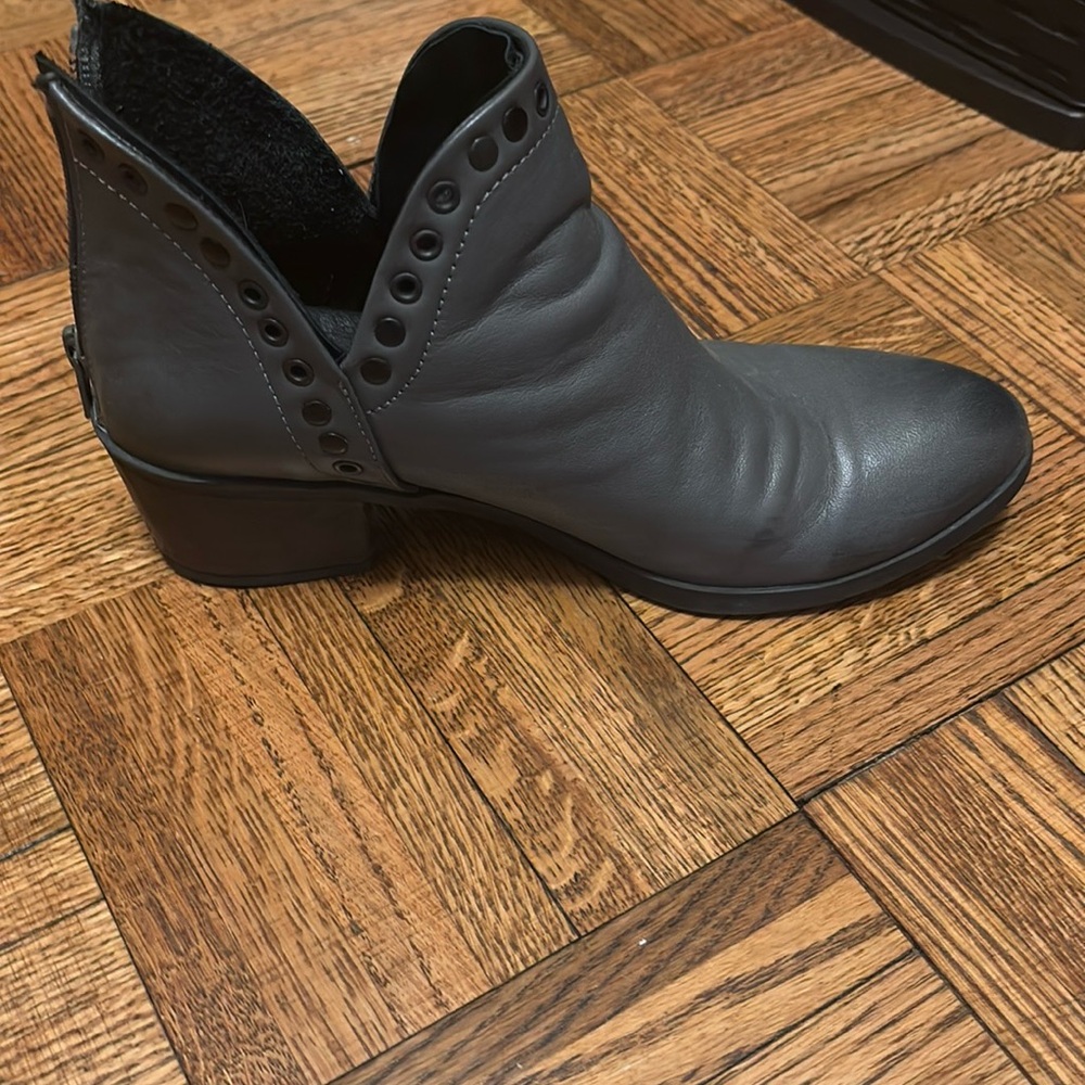 Bueno gray booties size 6